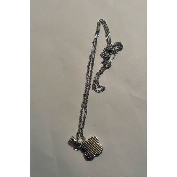 Red and SILVER CLOVER FLOWER NECKLACE - Picture 4 of 6